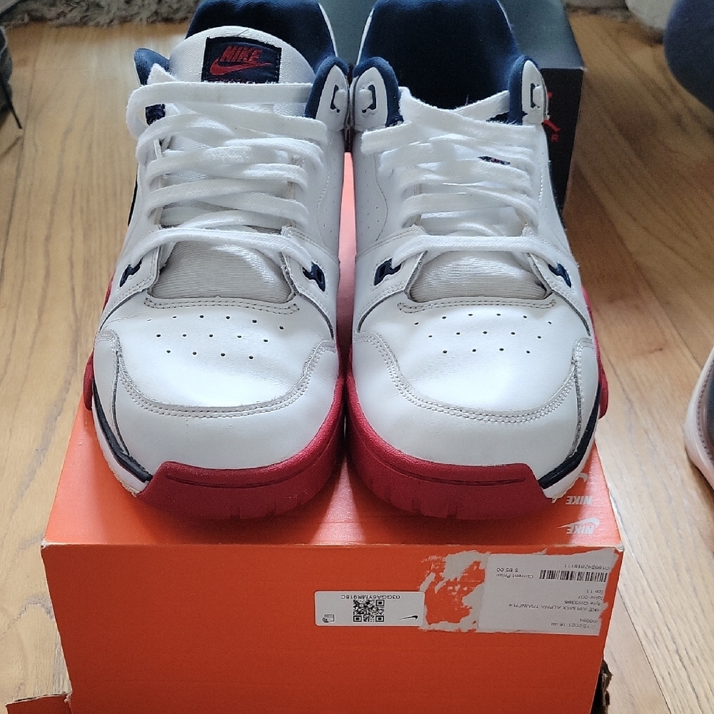 Nike Men's White and Navy Athletic Shoes